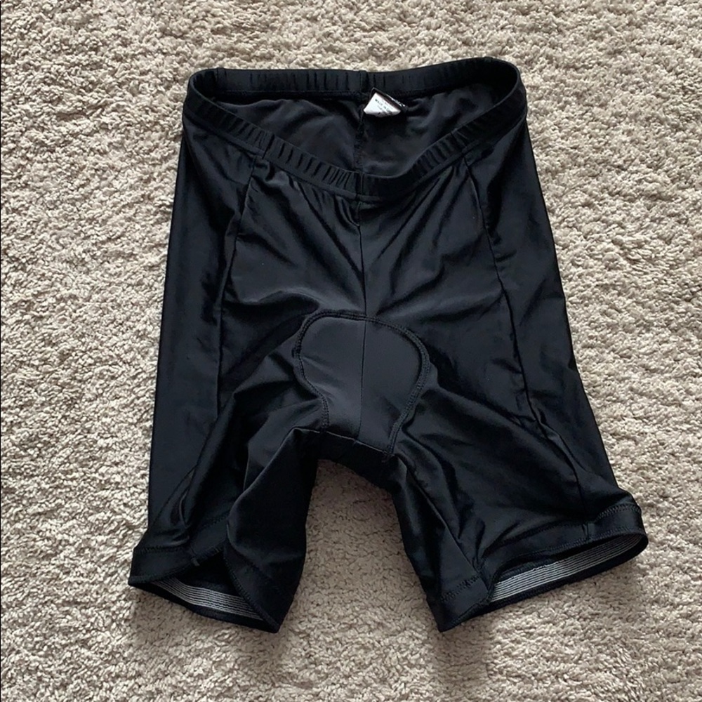 Padded women’s cycling shorts
